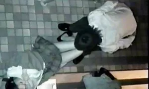 赤い髪のセクシーな大人の女性にコルセット柄のソロ エロ 女性 用 動画