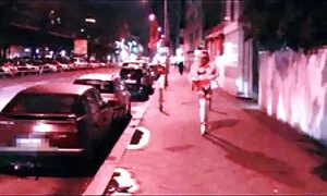 歯ブラシで膣をマッサージする 女性 用 の エロ 動画