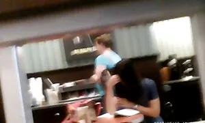 イヴと彼の家を示しています 女の子 用 の エロ 動画
