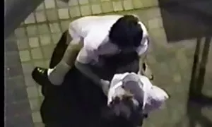男は彼のガールフレンドの膣を舐め、犯さ 無料 エロ 動画 女子 用