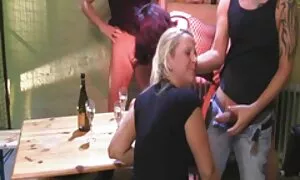 ジューシーな女性の楽しみとともに三黒人 女 用 エロ 動画